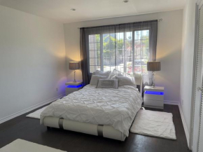 Cheerful 2Bd, 1.5 Ba in Beverly Hills with Jacuzzi